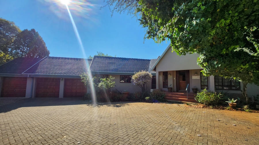 5 Bedroom Property for Sale in Wilkoppies North West